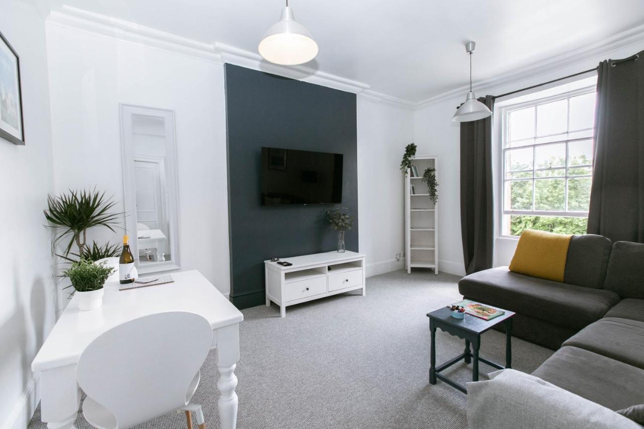 Spacious Apartment, Free Parking, Central Location Near To Uni, Hospital, Town Exeter Exterior foto