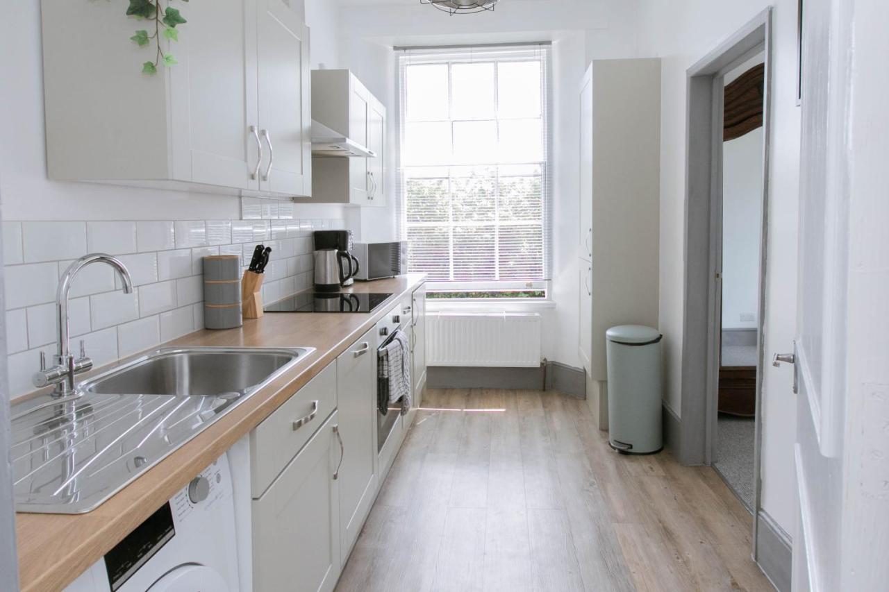 Spacious Apartment, Free Parking, Central Location Near To Uni, Hospital, Town Exeter Exterior foto